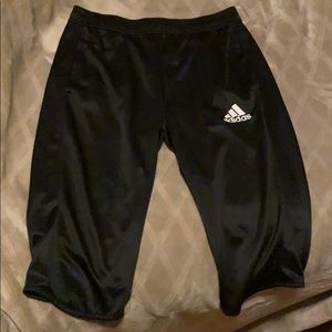 Only worn once! They just don’t fit right on me.